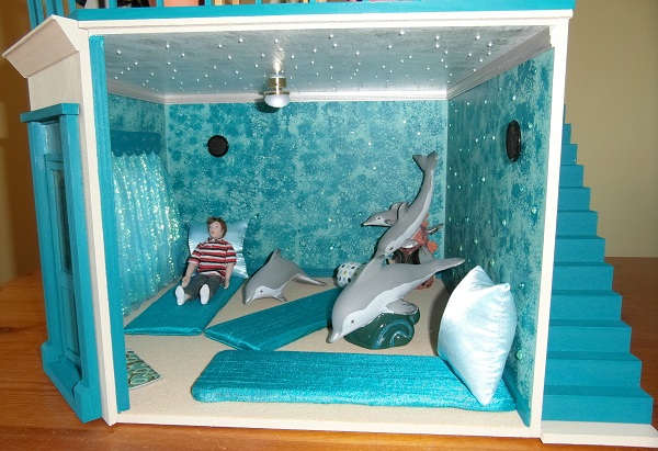 Lynda Hutchinson, from Wiltshire, Dolls House Emporium